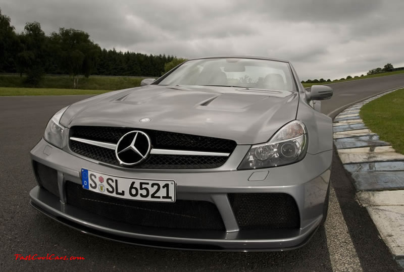 The new Mercedes SL65 AMG supercar comes with a twin-turbocharged 6.0-liter V12 developing 661hp (493kW) at 5,400 rpm and a heady 738 lb-ft (1,000Nm) of torque. This is 20hp (15kW) up on Mercedes own SLR McLaren 722 edition supercar.