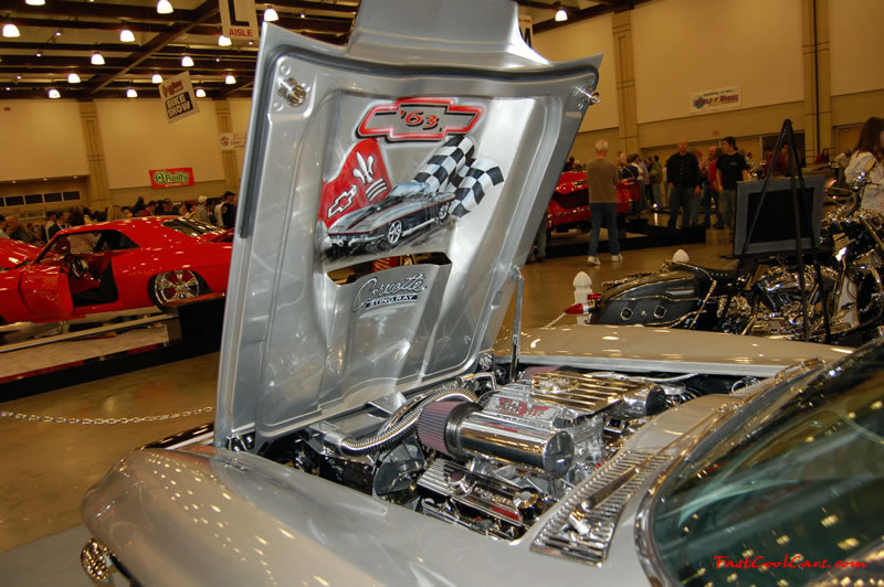 The 2009 World of Wheels Show in Chattanooga, Tennessee. On Jan. 9th,10, & 11th, Pictures by Ron Landry. Nice mural on the underside of the stinger hood on this 63' Vette.