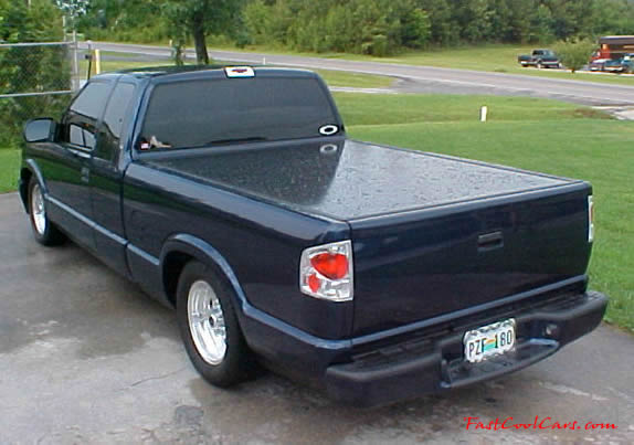 2000 Chevy s10 check out the bed cover and tail lights low rider