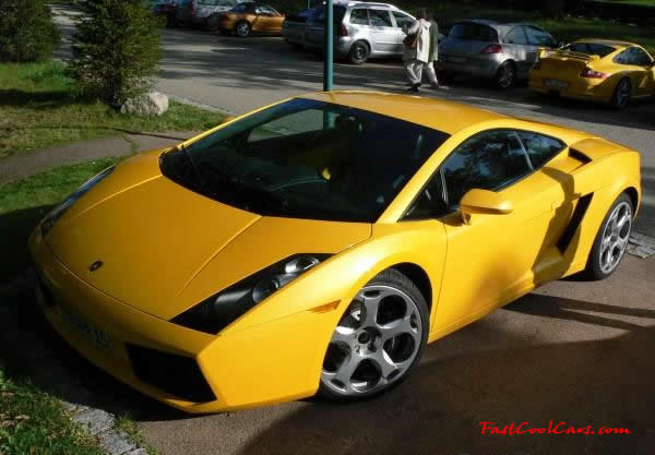 Very Fast Cool Exotic Supercar Yello Paint on a sports car is HOT.