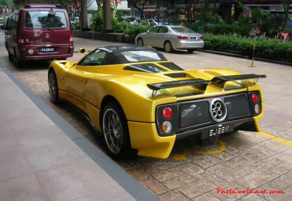 Very Fast Cool Exotic Supercar, WooHoo a yellow Zonda.