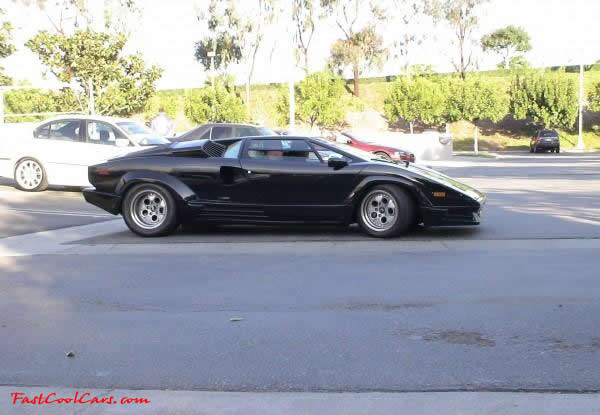Very Fast Cool Exotic Supercar, original bad in black Lamborghini.