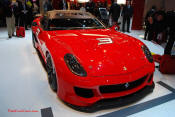 The Ferrari 599XX, on the other hand, is aimed at owners that want to experience Prancing Horse driving pleasure at its purest - in fact, Ferrari will be organizing a program of dedicated track events for it in 2010/2011.
