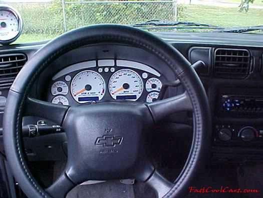 2000 Chevrolet S10 Extend cab - Three door, Low Rider - 4.3 V-6 white faced guages and Sunpro tach