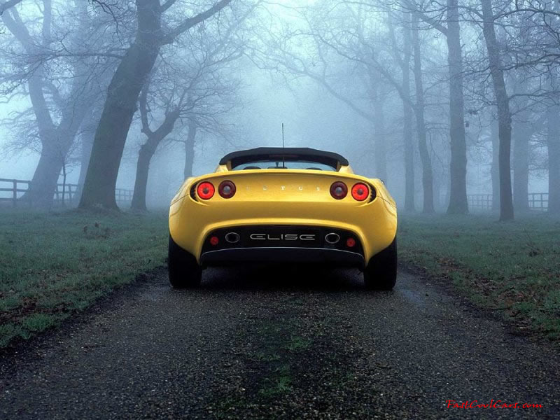 Lotus Elise, Yellow paint, nice. Rear view