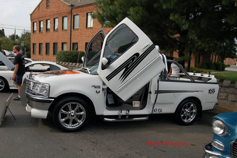 Cleveland, Tennessee car shows and events with hot rods, muscle cars, famous cars, rare cars, wild cars, fast cars, cool cars, rat rods, supercharged cars, new whips, and much more.